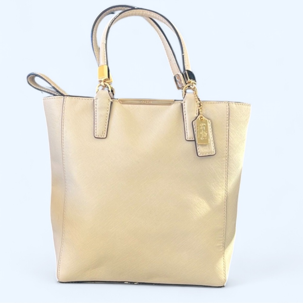 COACH Maddison Saffiano Mini Messenger‎ Bag with authentic certificate)